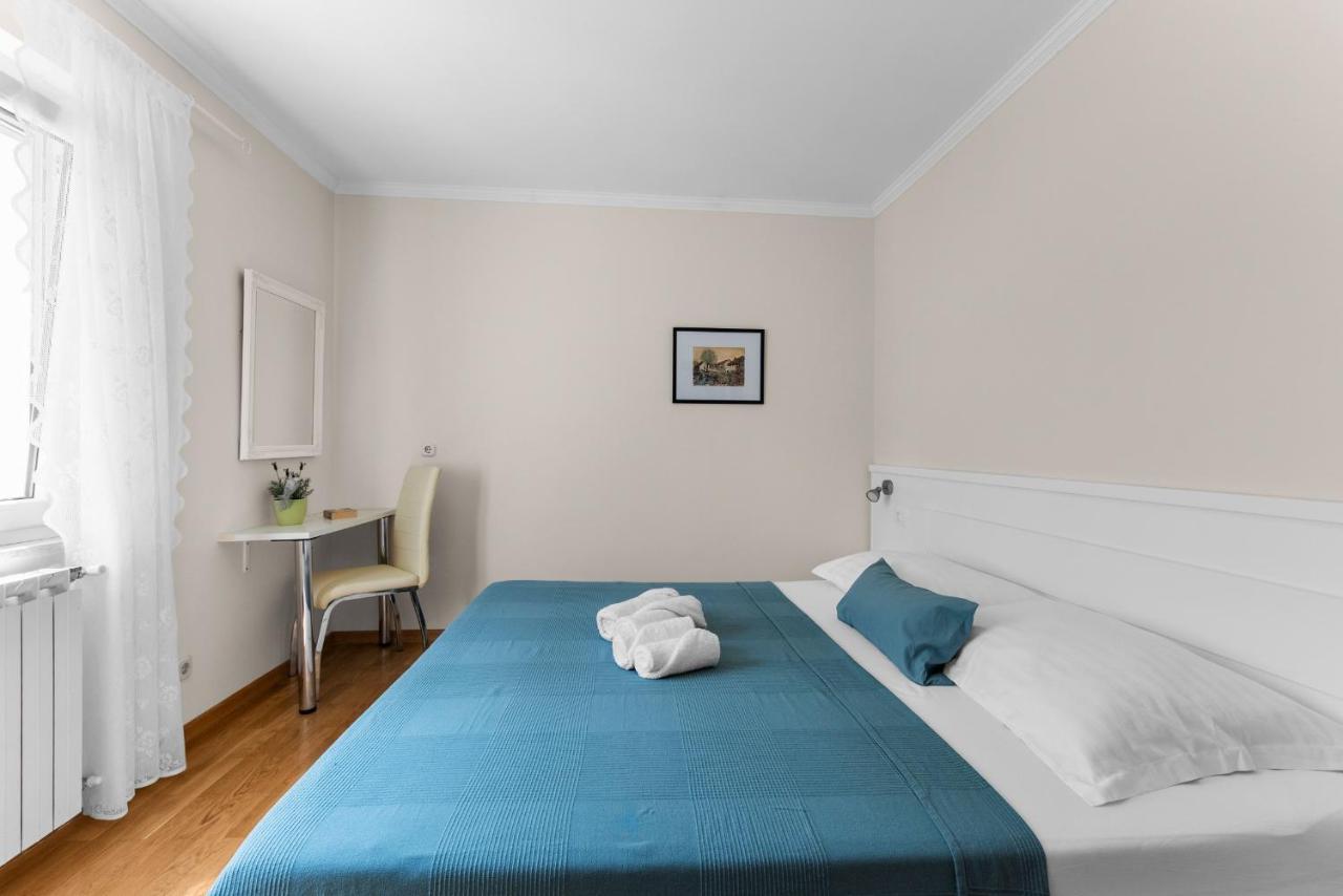 Villa Hope - Apartments With Shared Pool Poreč Extérieur photo