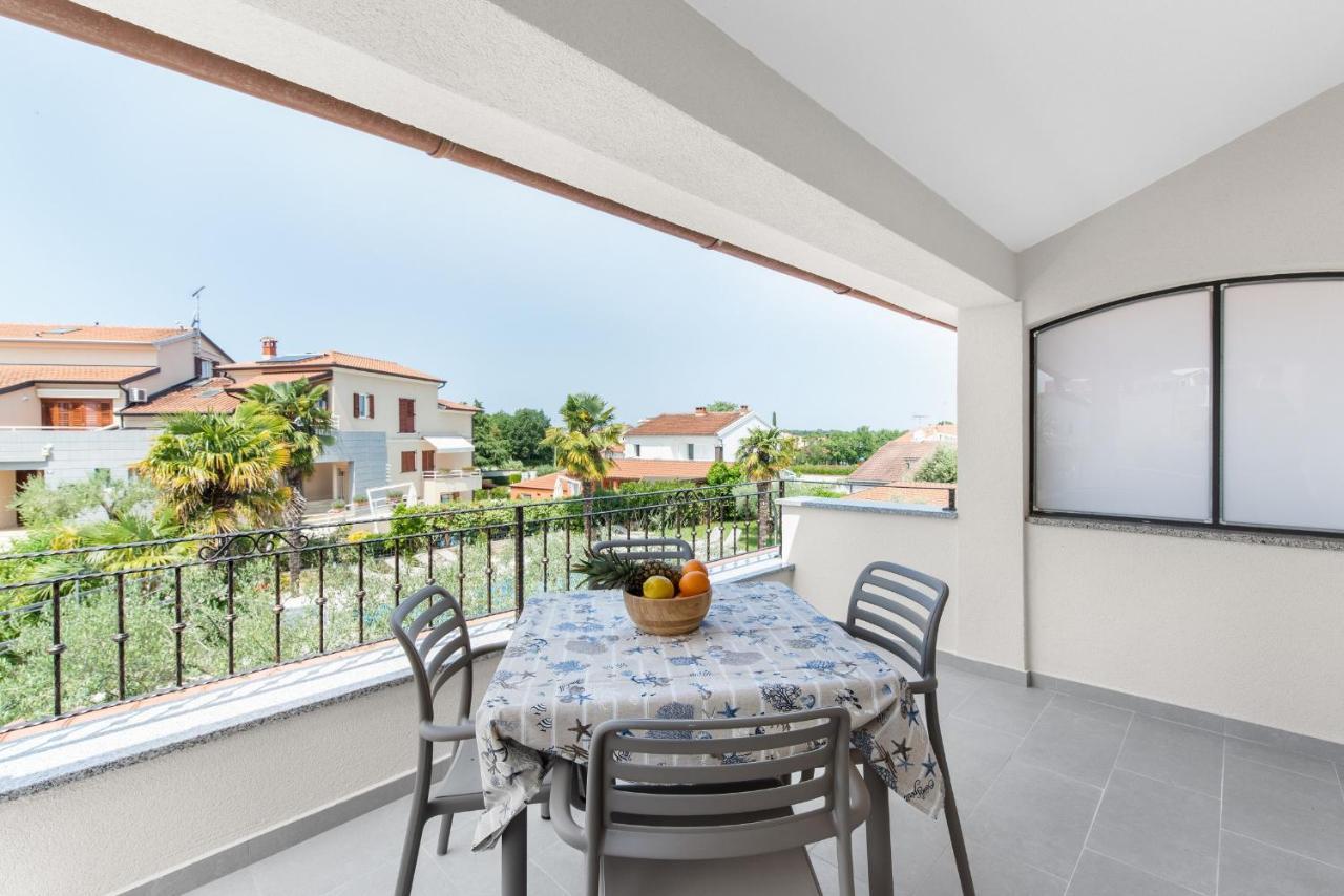 Villa Hope - Apartments With Shared Pool Poreč Extérieur photo