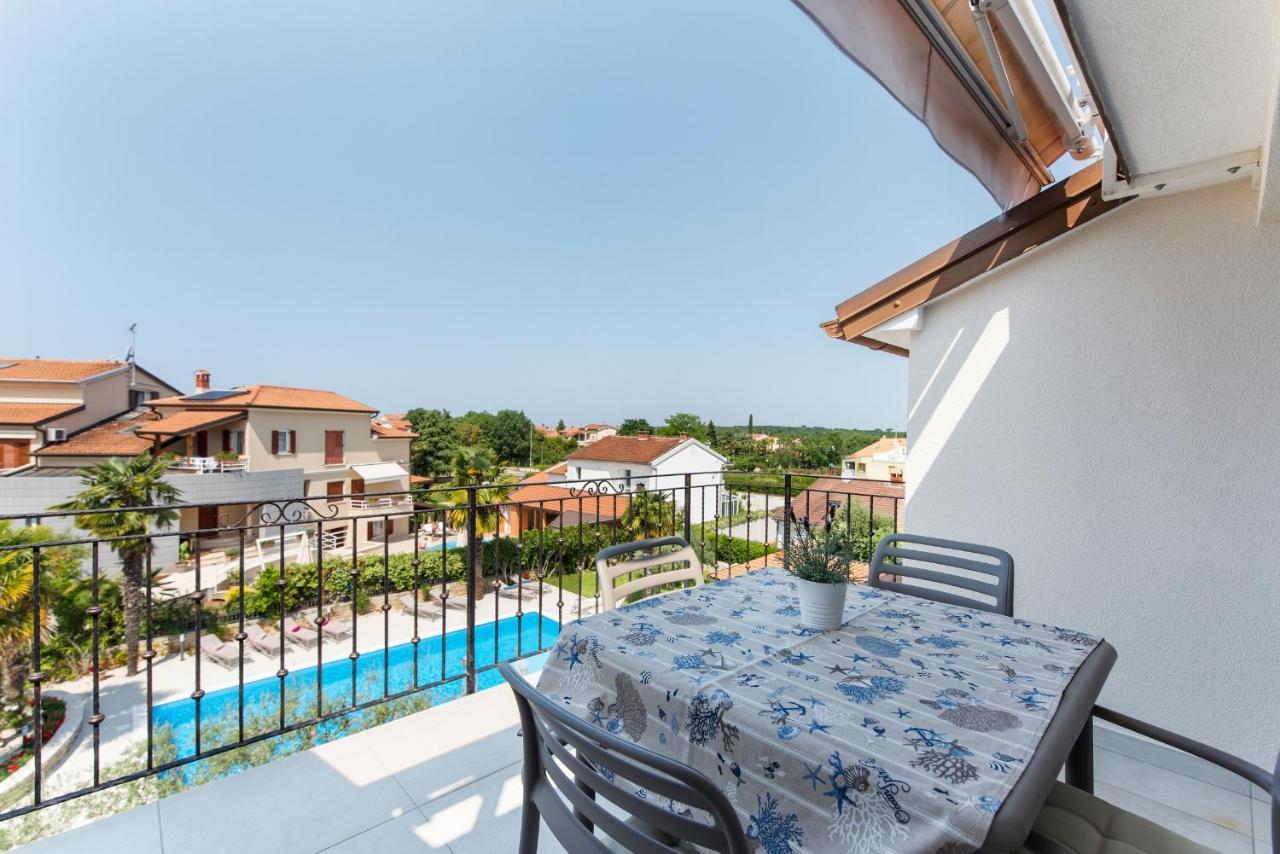 Villa Hope - Apartments With Shared Pool Poreč Extérieur photo