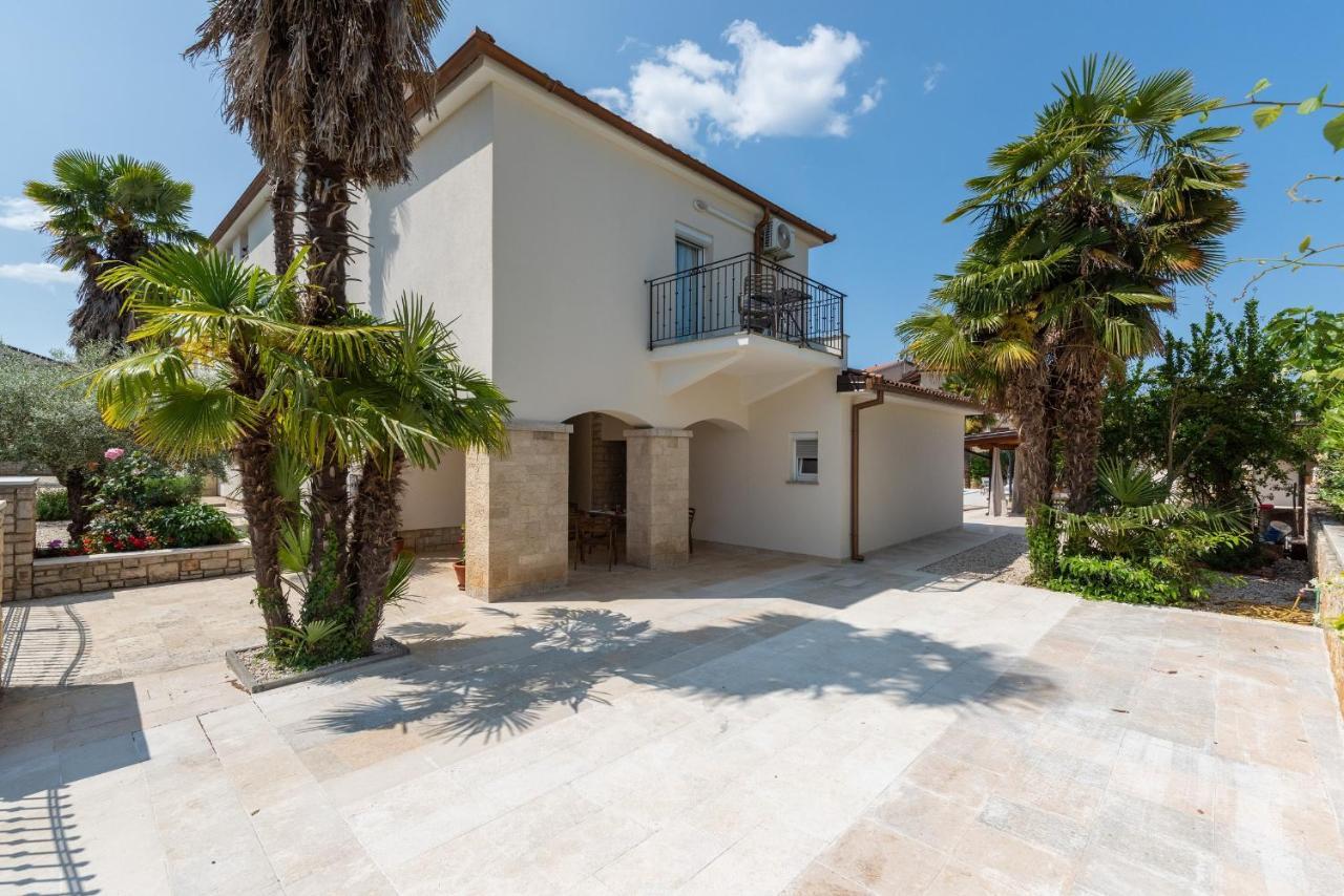 Villa Hope - Apartments With Shared Pool Poreč Extérieur photo