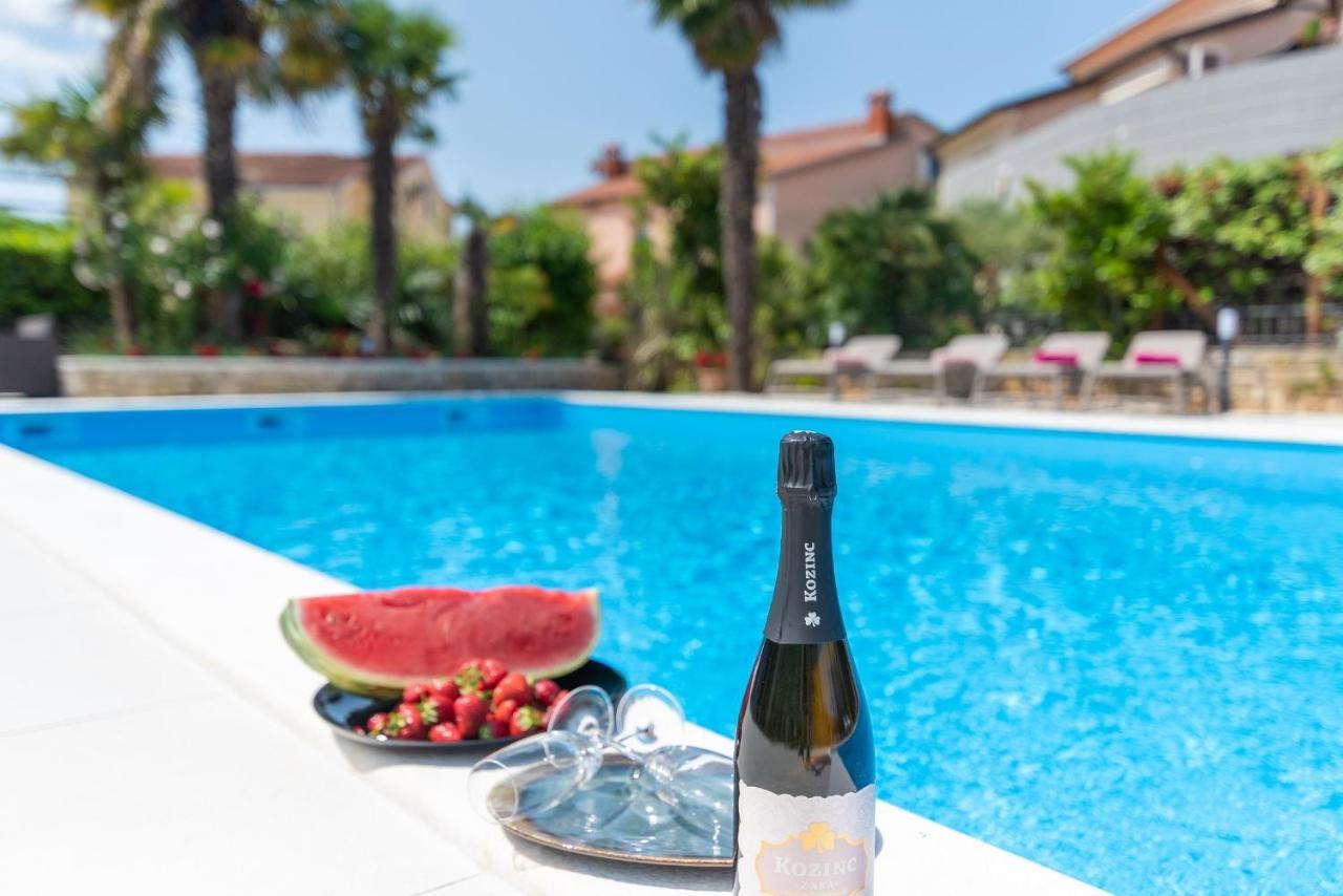 Villa Hope - Apartments With Shared Pool Poreč Extérieur photo