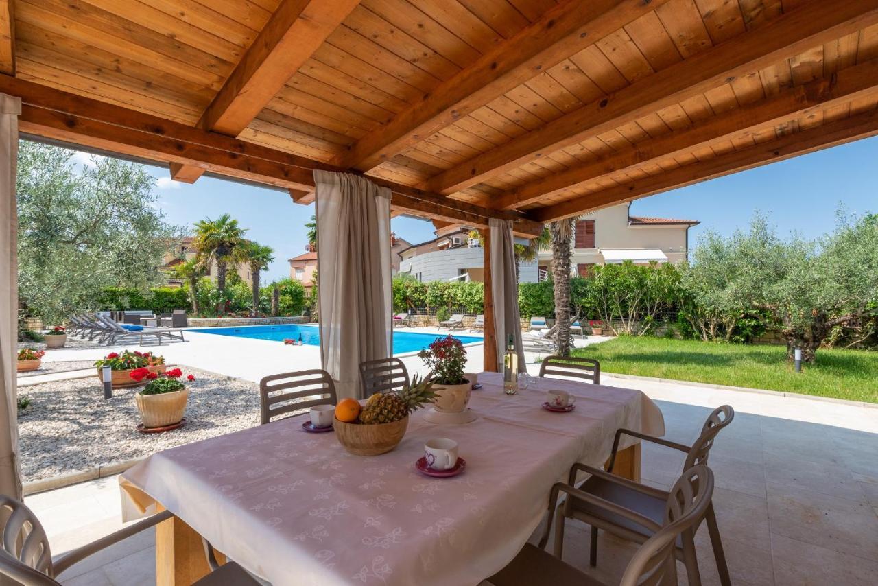 Villa Hope - Apartments With Shared Pool Poreč Extérieur photo