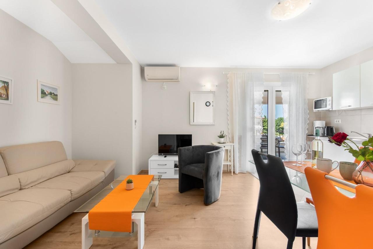 Villa Hope - Apartments With Shared Pool Poreč Extérieur photo