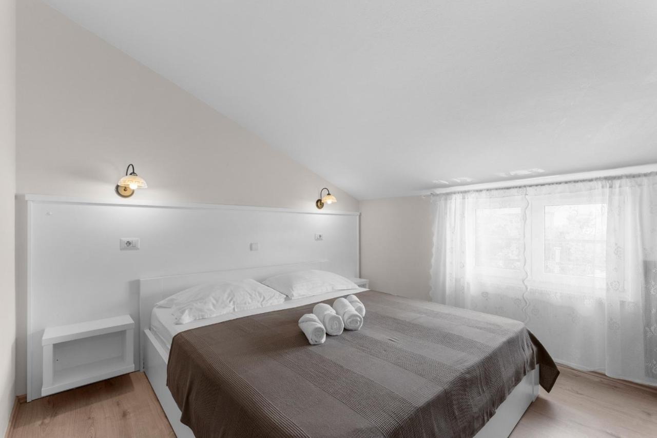 Villa Hope - Apartments With Shared Pool Poreč Extérieur photo