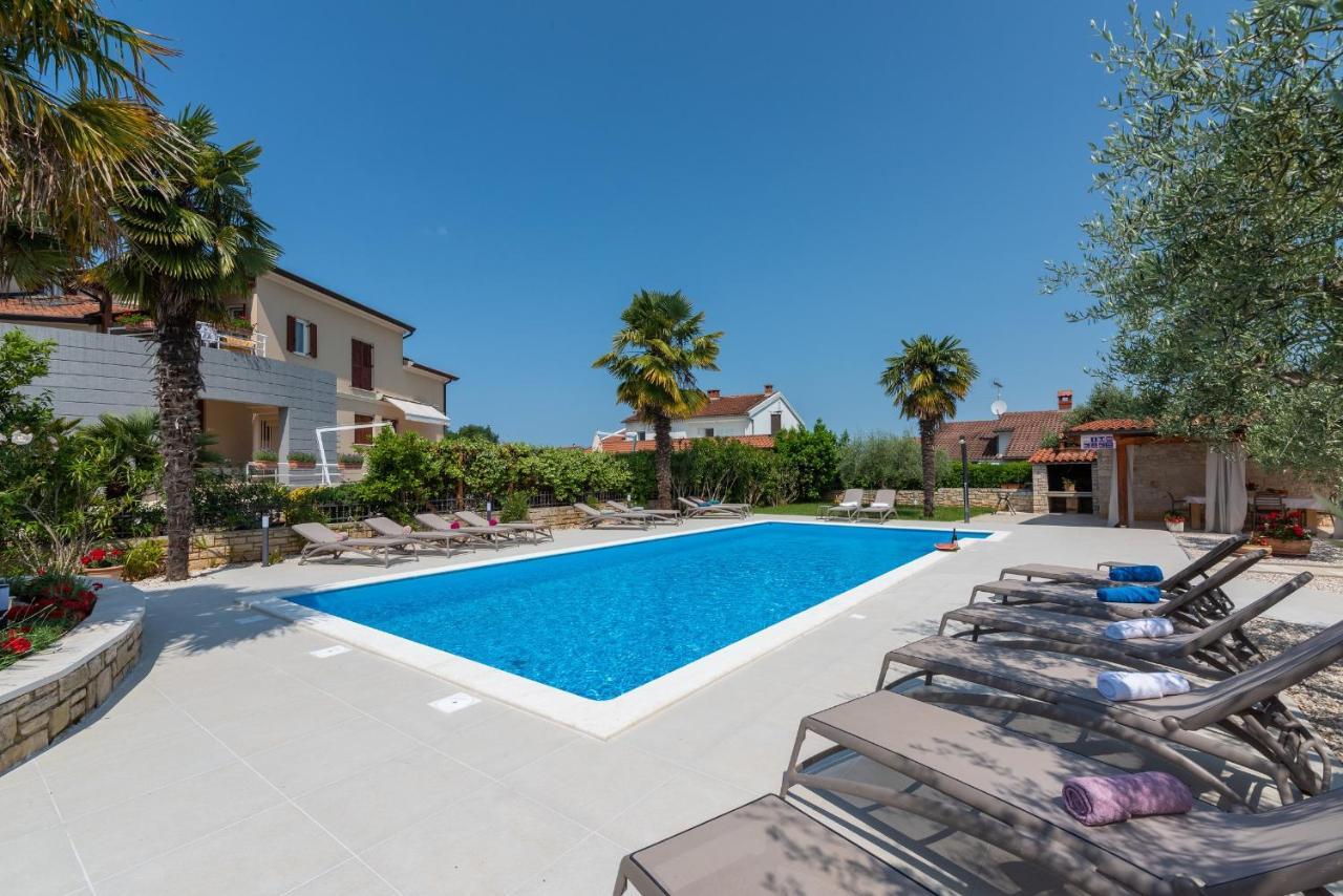 Villa Hope - Apartments With Shared Pool Poreč Extérieur photo